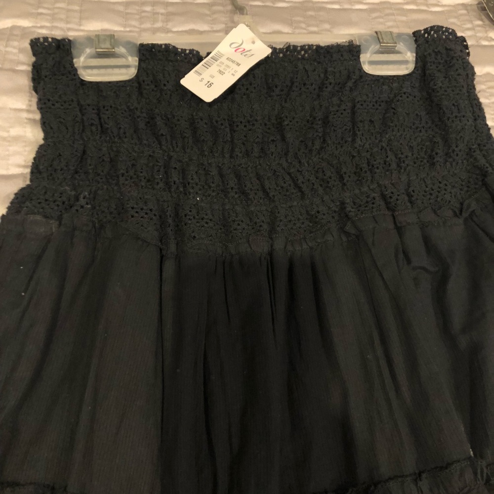 BLACK SKIRT